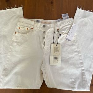 White Levi’s Wedgie Straight Jeans NWT
